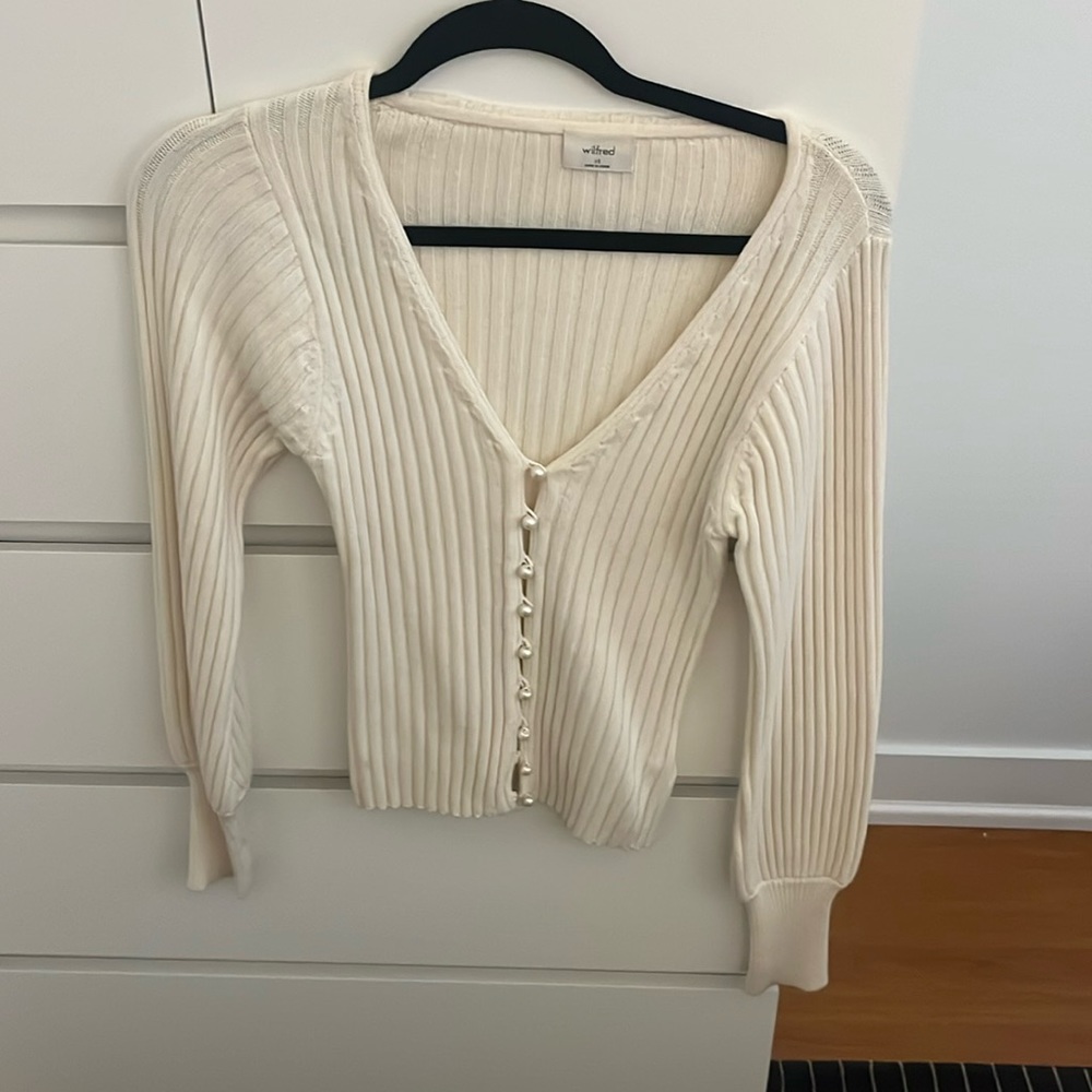 Beige aritzia sweater